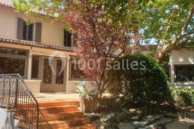 Miniature Location salle Lucenay (Rhône) - Domaine au Val d'Azergues #33 Vue aérienne d'une zone rurale avec des arbres, un cours d'eau sinueux et des bâtiments aux toits rouges.