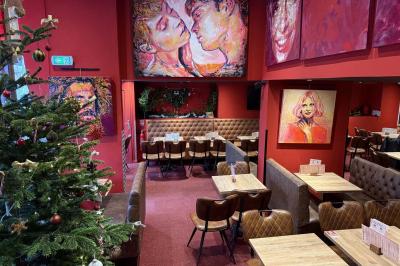 Le Strapontin Le Strapontin