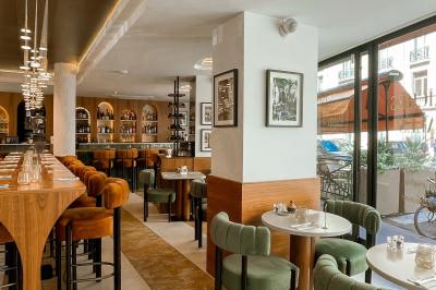 EnzaFamiglia Trocadéro 