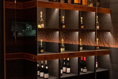 Miniature Location salle Uccle (Bruxelles-Capitale) - Kekko #12 Assortiment de plats variés sur une table, incluant légumes, tartines, salade et entrées colorées.