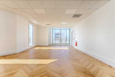 Miniature Location salle Chessy (Seine-et-Marne) - Rooftop Chessy #8 Vue d'un ensemble de bâtiments modernes en architecture classique, avec terrasses et une place piétonne en contrebas.