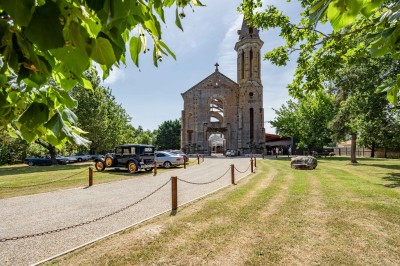 Eglise Inachevée