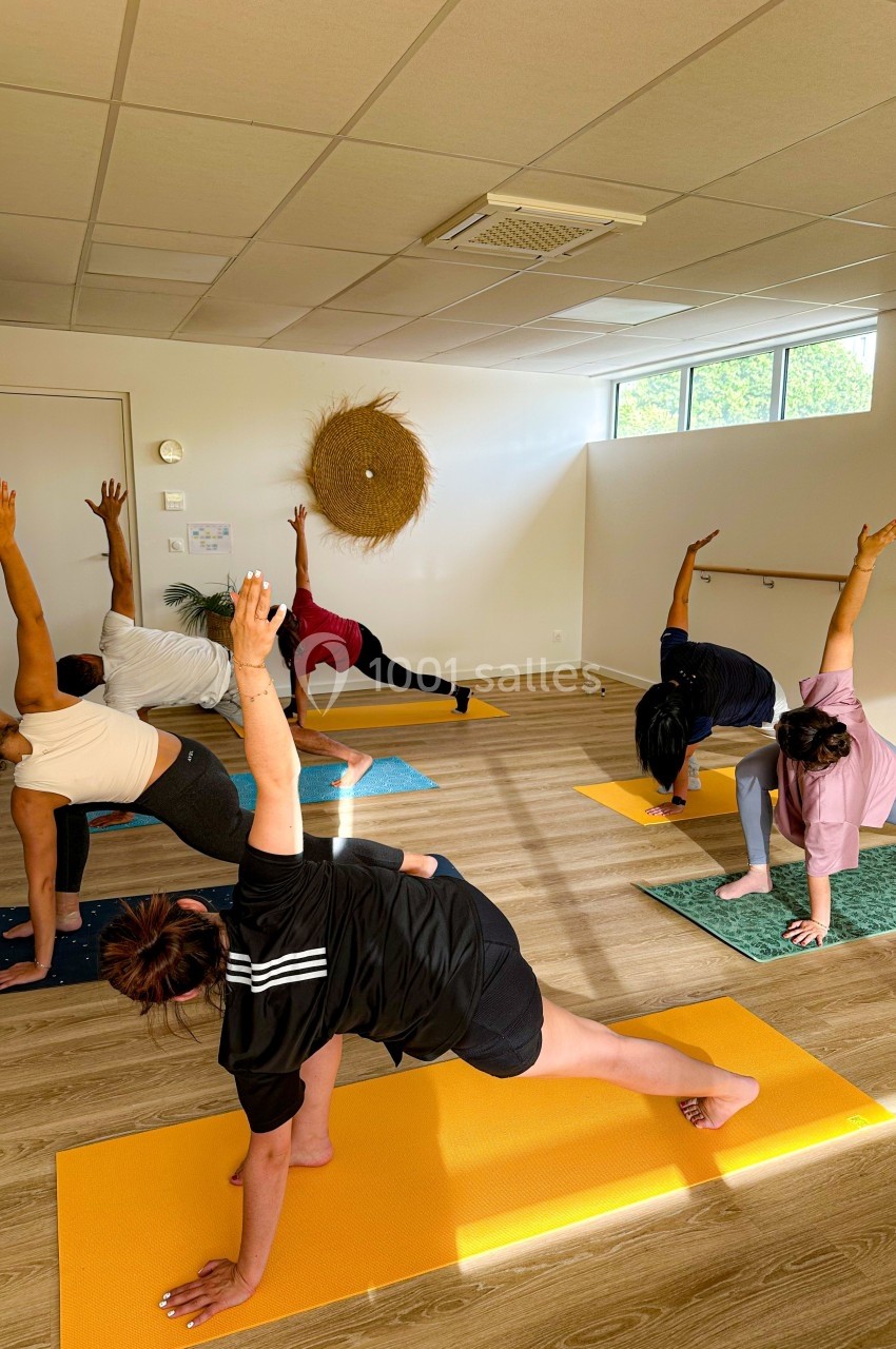 Cours de yoga en groupe