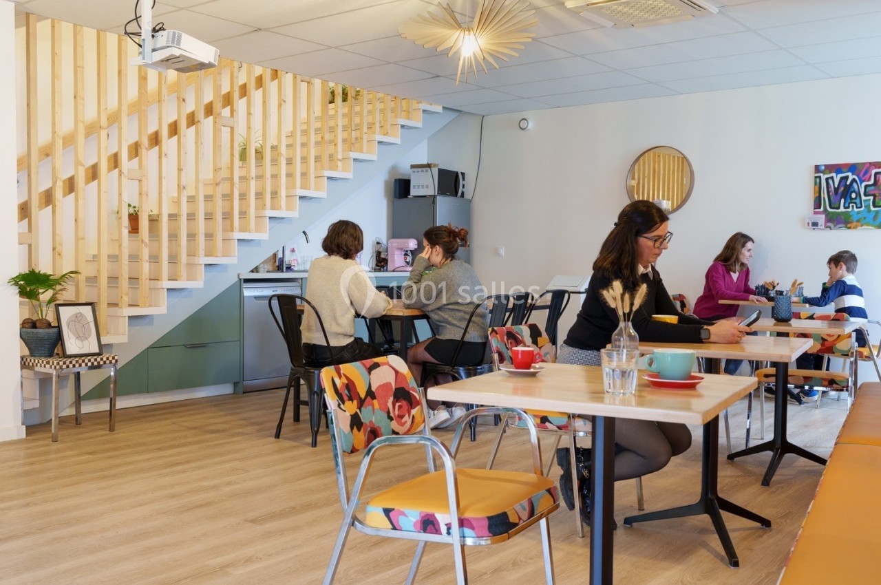 Espace café côté cuisine 60 m2