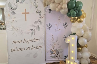 Miniature Location salle Cormeilles-en-Parisis (Val-d'Oise) - Restaurant les 3M #4 Salle de réception avec tables décorées de nappes en dentelle, fleurs blanches et vaisselle élégante.