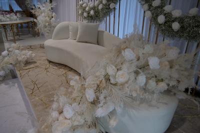 Miniature Location salle Seclin (Nord) - Luminaria #47 Salle moderne avec tables hautes blanches, éclairage coloré et murs vitrés, prête pour un événement.