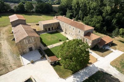 Abbaye de Trizay Abbaye de Trizay