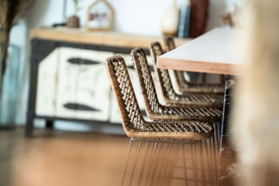 Miniature Location salle Monteux (Vaucluse) - Mas Adamon #50 Cour extérieure éclairée de nuit avec des guirlandes lumineuses suspendues à un grand arbre et des lampes au sol.