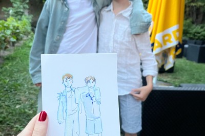 Illustration peinte à la main représentant un homme et deux enfants dans un style artistique, avec des noms et une date…