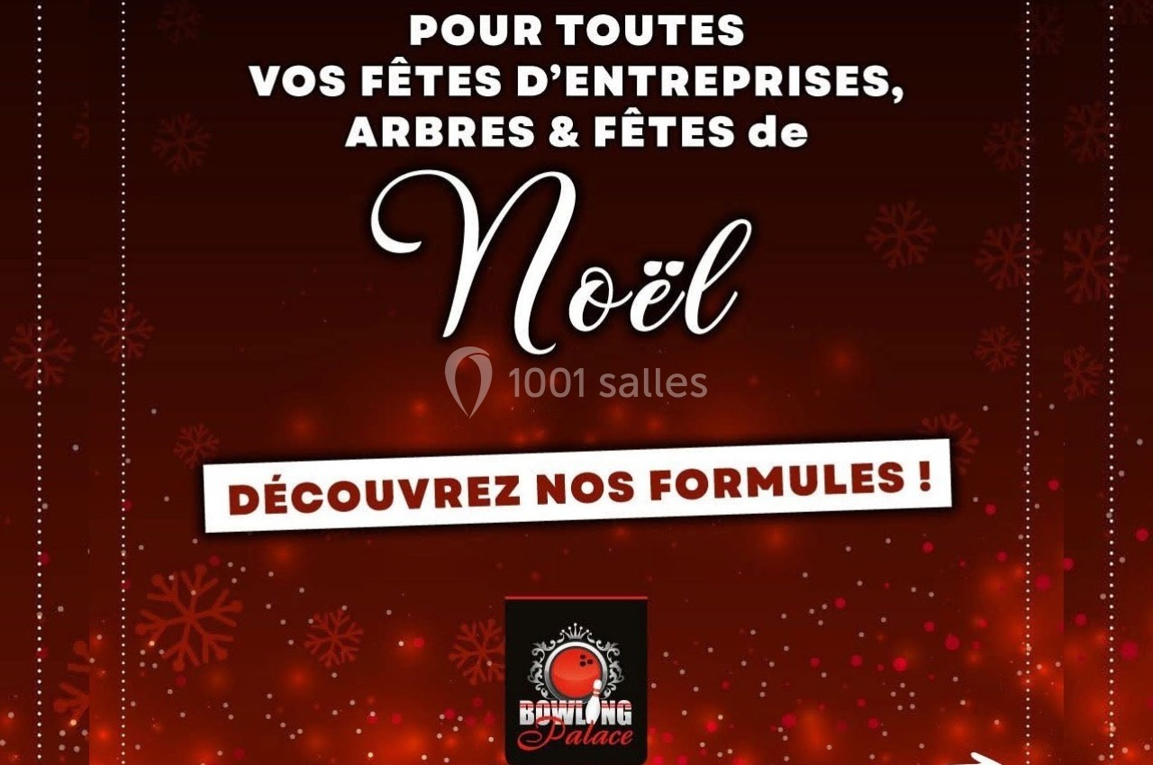 Texte blanc et rouge sur fond rouge avec motifs de flocons, annonçant des formules pour fêtes d'entreprise et de Noël.