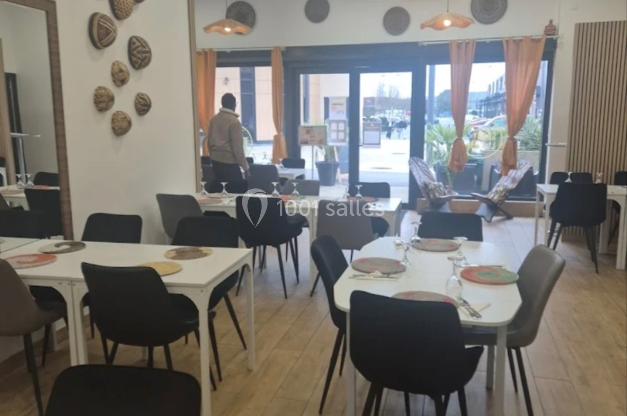 Salle privatisable pour anniversaires, mariages et repas d'entreprise