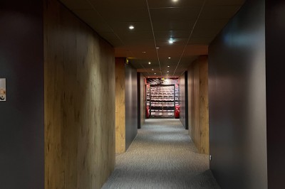 Image présentant des offres spéciales pour la location de salles et une pause d'accueil offerte, avec détails et code promo.