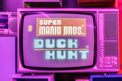 Miniature Location salle Paris 13 (Paris) - Le 3bis #14 Assortiment de desserts variés, incluant brownies, cheesecake et autres pâtisseries, présenté sur une ardoise noire.