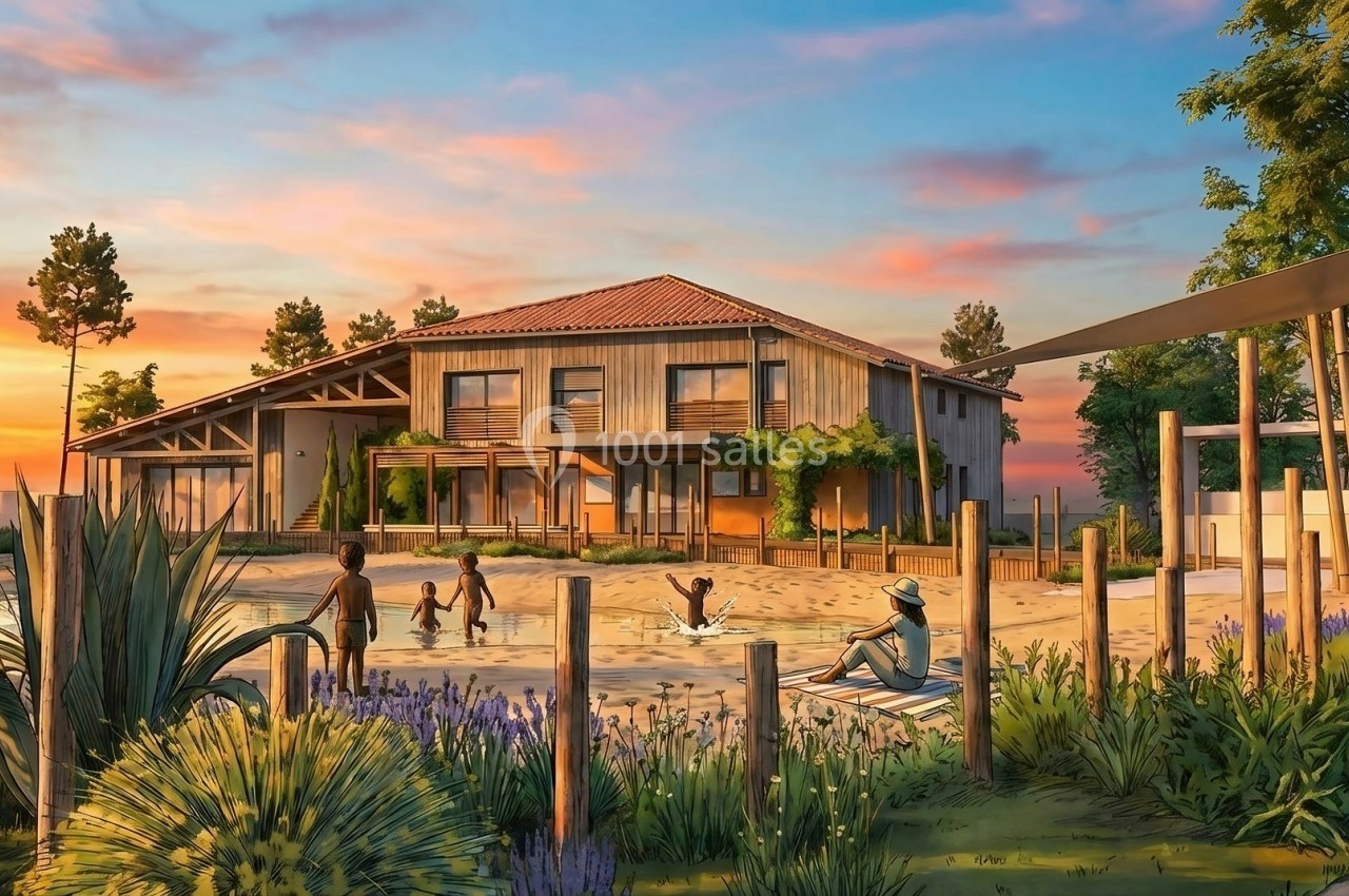 Maison en bois entourée de végétation, avec une famille jouant sur une plage au coucher du soleil.