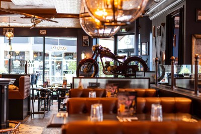 Miniature Restaurant Au Bureau Salle de bain Bô Hôtels