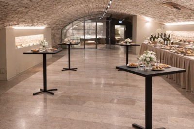 Plan d’un espace avec une salle principale nommée ’La Voûte’, une verrière et un espace ’Le Dégustoire’.