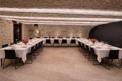 Plan d’un espace avec une salle principale nommée ’La Voûte’, une verrière et un espace ’Le Dégustoire’.