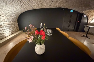 Plan d’un espace avec une salle principale nommée ’La Voûte’, une verrière et un espace ’Le Dégustoire’.