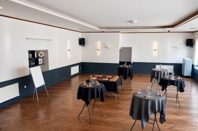 Miniature Location salle Bernay (Eure) - Hôtel du Lion D'or #6 Montage de photos de plats gastronomiques variés présentés par le restaurant La Table du Lion à Bernay.
