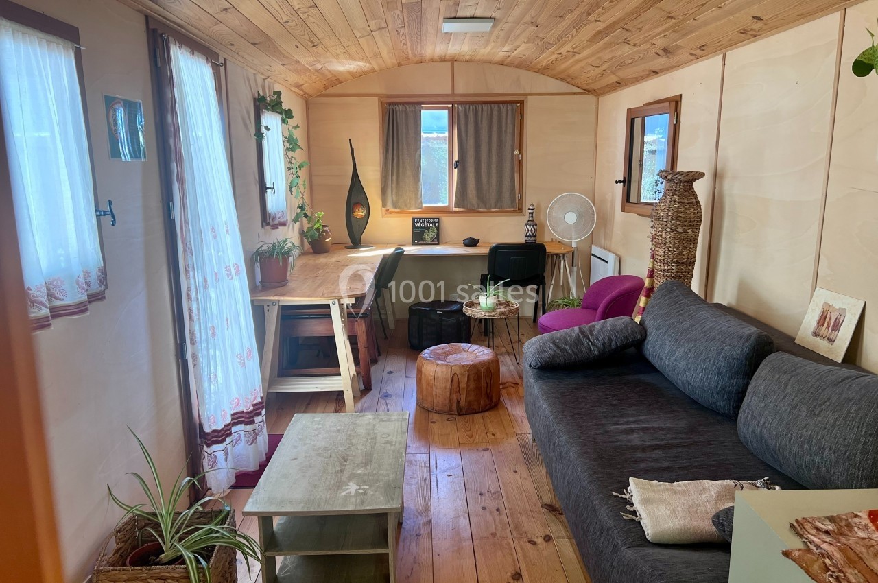 La Roulotte – salon cosy pour réunion en petit comité