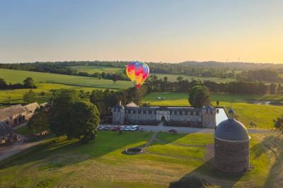Château de Dampierre Château de Dampierre