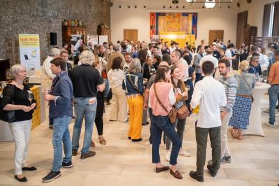 Miniature Location salle Servian (Hérault) - Château Hermitage de Combas #32 Plan illustré du domaine Château Hermitage de Combas avec localisation des bâtiments, parkings et espaces extérieurs.