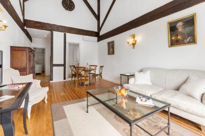 Miniature Location salle Servian (Hérault) - Château Hermitage de Combas #51 Plan illustré du domaine Château Hermitage de Combas avec localisation des bâtiments, parkings et espaces extérieurs.