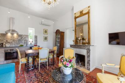 Miniature Location salle Servian (Hérault) - Château Hermitage de Combas #76 Plan illustré du domaine Château Hermitage de Combas avec localisation des bâtiments, parkings et espaces extérieurs.