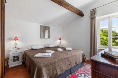 Miniature Location salle Servian (Hérault) - Château Hermitage de Combas #79 Plan illustré du domaine Château Hermitage de Combas avec localisation des bâtiments, parkings et espaces extérieurs.