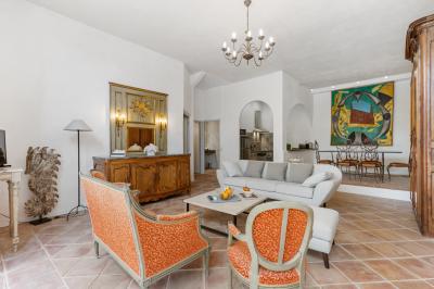 Miniature Location salle Servian (Hérault) - Château Hermitage de Combas #96 Plan illustré du domaine Château Hermitage de Combas avec localisation des bâtiments, parkings et espaces extérieurs.