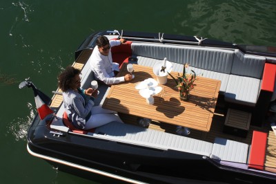 Miniature Location salle Paris 15 (Paris) - Paris Yacht Marina #12 Bateaux amarrés le long d'un quai sur une rivière, avec une promenade bordée d'arbres à gauche.