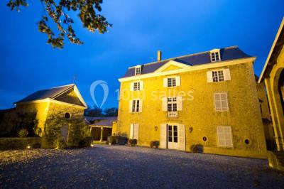 Dîner extérieur, dans la cour principale