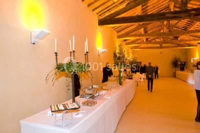 Dîner extérieur, dans la cour principale