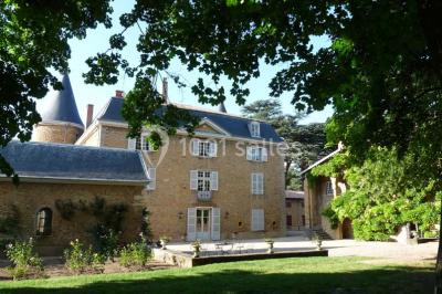 Dîner extérieur, dans la cour principale